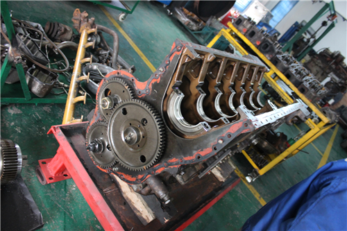 三菱S6R柴油發(fā)動機本體的組裝