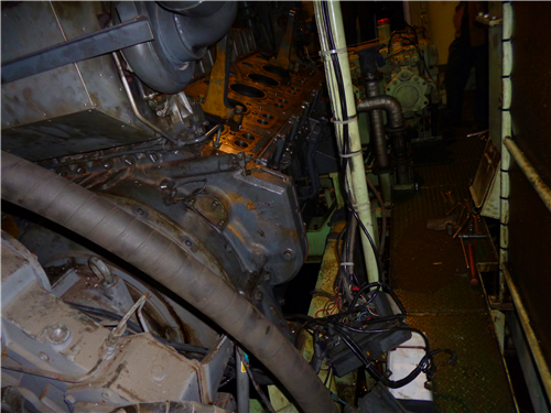 三菱12R發(fā)動(dòng)機(jī)避震器