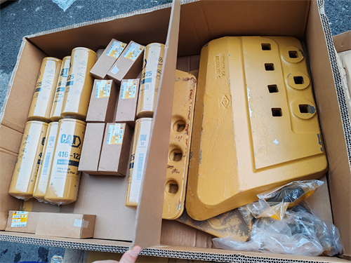 卡特挖掘機(jī)鏈條配件的種類與功能